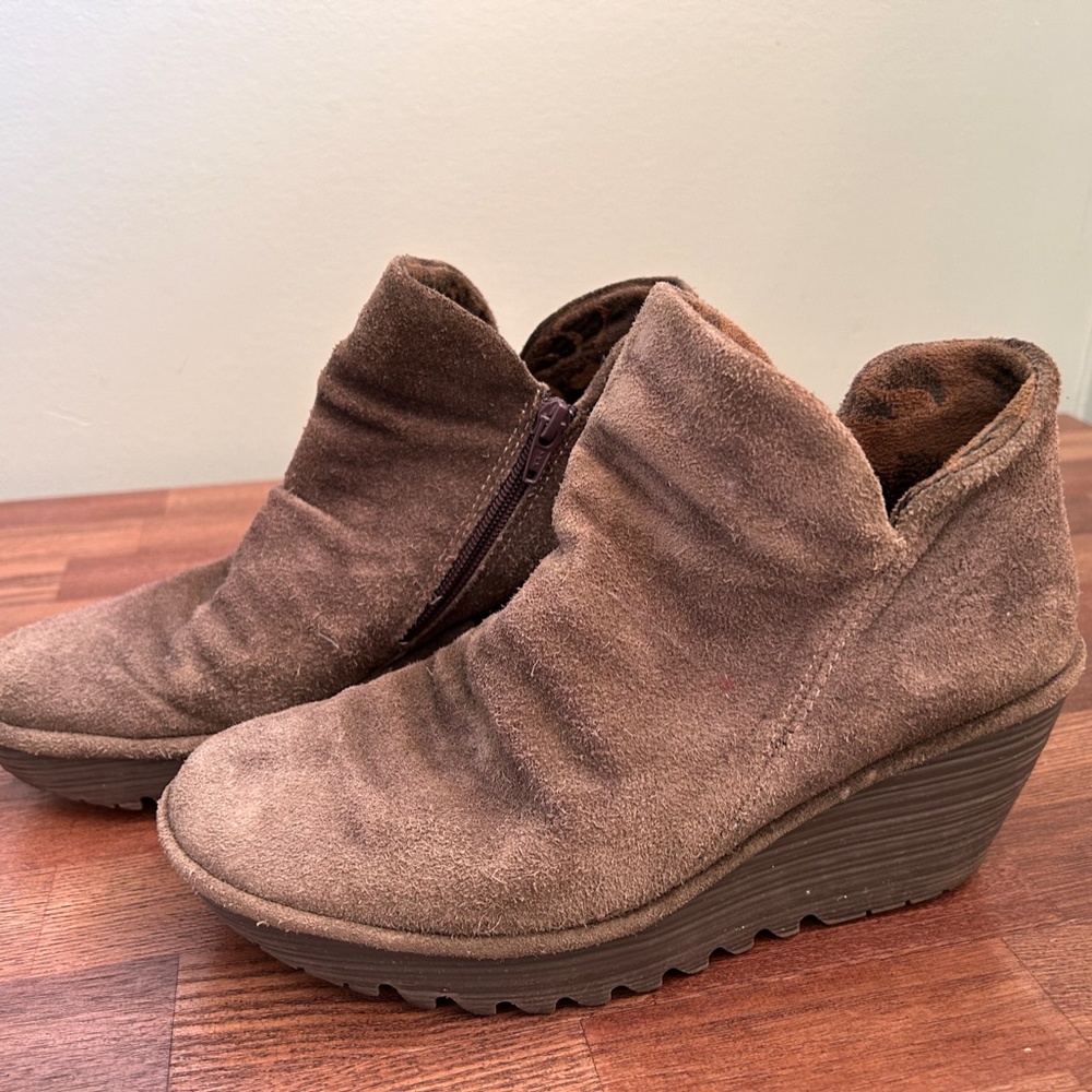 Fly London boots - Picture 2 of 3
